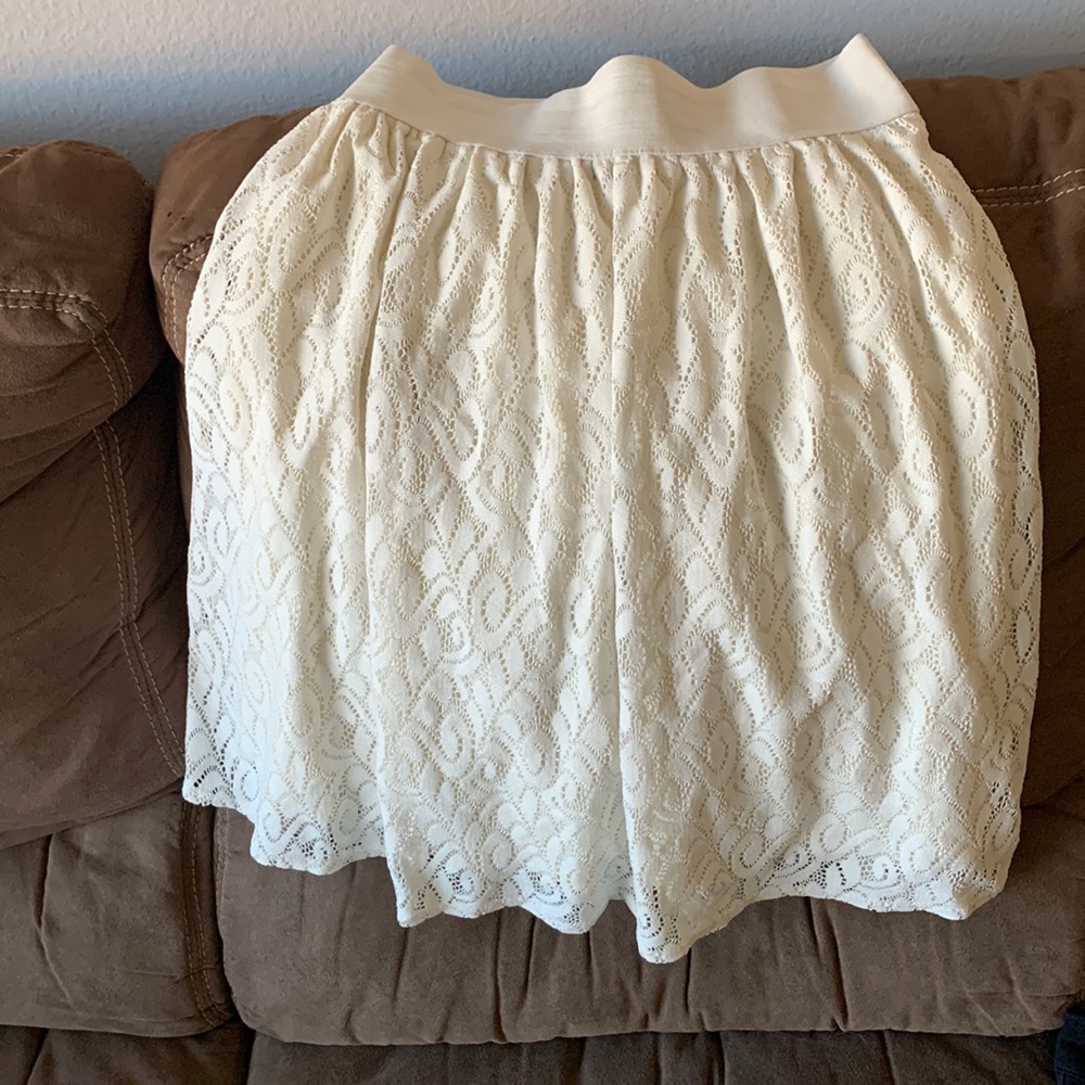 Cute while lace skirt